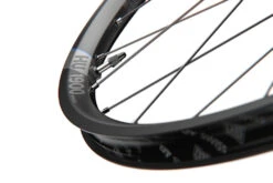 Dt-swiss HU 1900 Spline® 29" 25mm CL Roue Arrière -Vélo Pièces Magasin DTSwiss HU 1900 ProdctDetail Rim 002 1920pxW9g4OiHwLmMa3