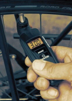 Airchecker - Manomètre Numérique De Pression D'air -Vélo Pièces Magasin SKS Airchecker 10001 5